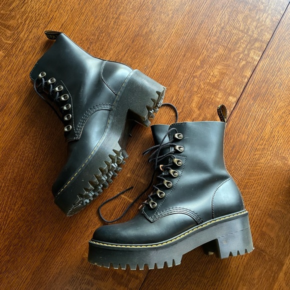 Dr Martens Leona Boot - Picture 10 of 16